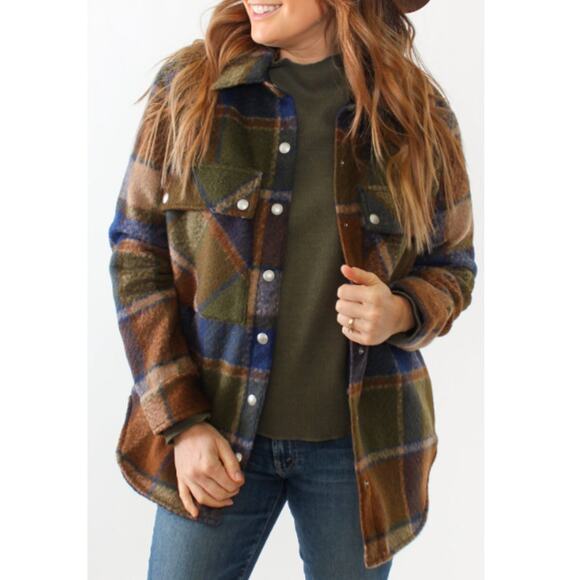 Blank NYC Jackets & Blazers - BLANK NYC Women's Brown Fleece Trail Plaid Shacket Size L